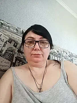 MariSwan222 online show from May 11, 2026, 10:38 am