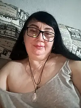 MariSwan222 online show from March 6, 2026, 9:43 pm