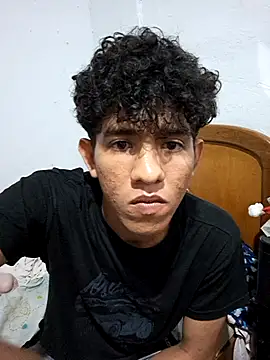 adexe23 online show from February 16, 2026, 5:17 am