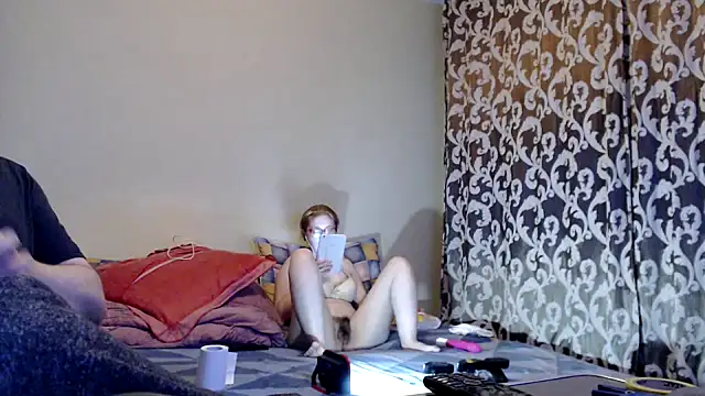 yunis32 online show from February 14, 2025, 7:33 pm