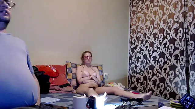 yunis32 online show from February 27, 2025, 6:31 pm