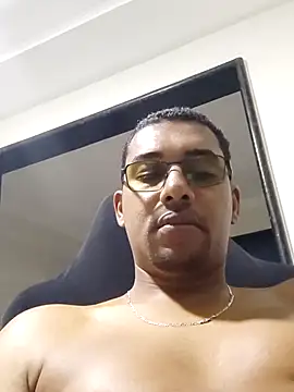 Reis001122 online show from June 21, 2026, 4:29 am