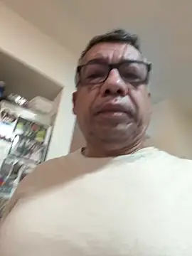 Snapshot of tigre6911 chatting on December 16, 2025, 9:35 am tigre6911 online show from December 16, 2025, 9:35 am