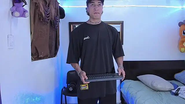 Snapshot of Bull__fit chatting on February 1, 2026, 4:11 am Bull fit online show from February 1, 2026, 4:11 am