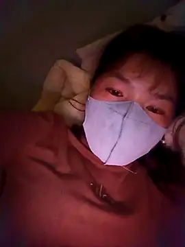 Snapshot of May-Ne chatting on February 17, 2026, 8:33 am May-Ne online show from February 17, 2026, 8:33 am