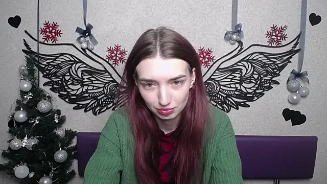 LisaDarcy online show from December 20, 2025, 6:05 am