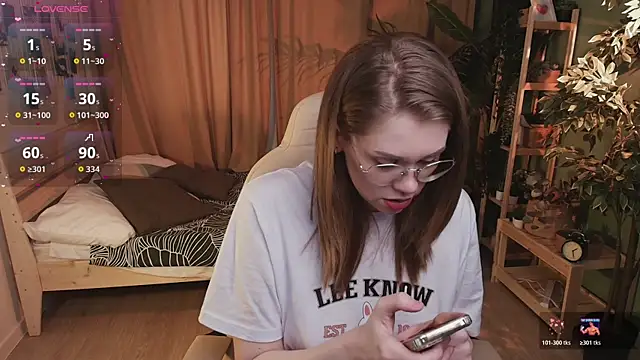 Alison Doody online show from April 6, 2026, 7:42 am