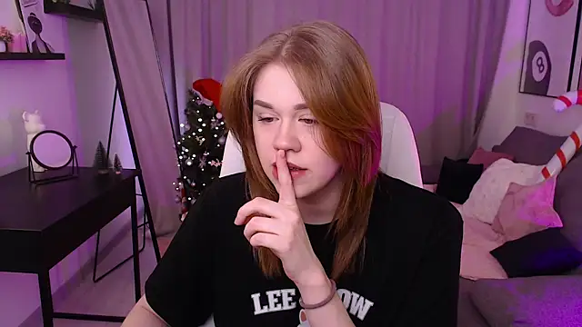 Snapshot of Alison_Doody chatting on December 23, 2025, 7:40 am Alison Doody online show from December 23, 2025, 7:40 am