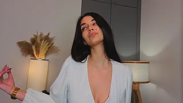 EmmyNoel online show from December 23, 2025, 6:23 am