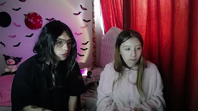 Briar y Blair online show from April 16, 2026, 3:02 pm