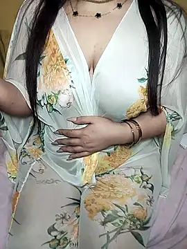 Loly  69 online show from January 8, 2026, 8:15 pm