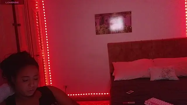 Snapshot of Valery__lovex chatting on February 11, 2026, 2:33 am Valery lovex online show from February 11, 2026, 2:33 am