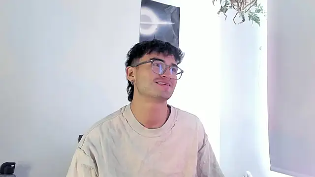 Snapshot of charlie_dicker chatting on January 8, 2026, 3:51 pm charlie dicker online show from January 8, 2026, 3:51 pm