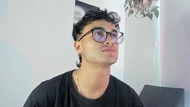 Snapshot of charlie_dicker chatting on January 6, 2026, 4:22 pm charlie dicker online show from January 6, 2026, 4:22 pm