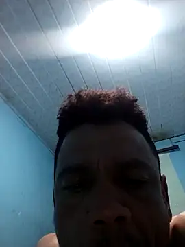 Snapshot of Almeyjose chatting on February 28, 2026, 4:01 am Almeyjose online show from February 28, 2026, 4:01 am