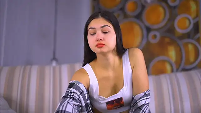 Snapshot of LorettaBeetz chatting on January 5, 2026, 5:27 pm LorettaBeetz online show from January 5, 2026, 5:27 pm