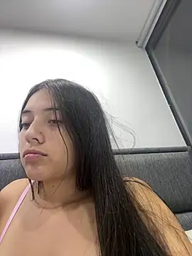 vanesita  online show from March 4, 2026, 3:47 am