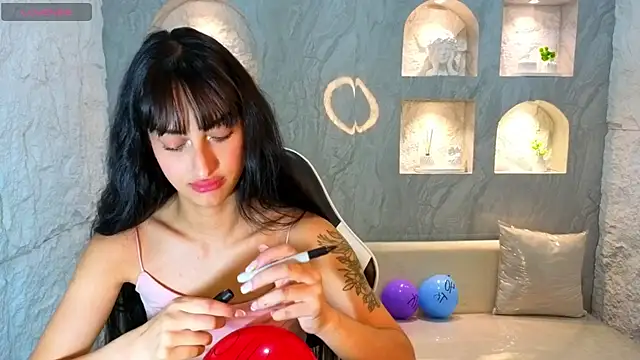 Tifany Tx online show from January 14, 2026, 1:04 pm