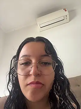 mayhoneyhot online show from July 31, 2026, 5:32 pm