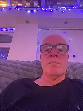 madgaz online show from December 15, 2025, 9:09 pm