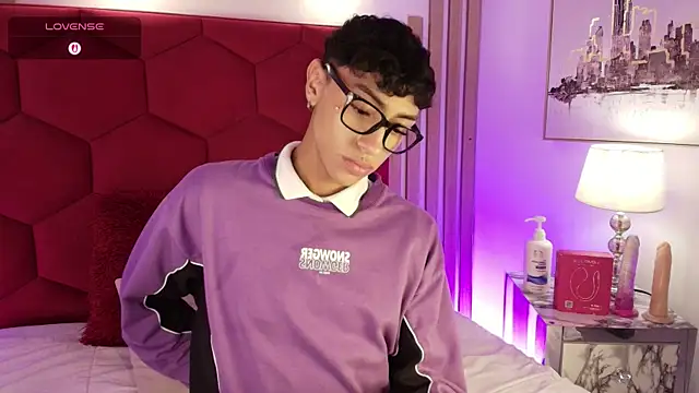Snapshot of Owen_JP chatting on May 18, 2026, 2:44 am Owen JP online show from May 18, 2026, 2:44 am