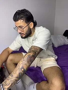 Snapshot of thedragonboyxxx chatting on February 2, 2026, 4:00 am thedragonboyxxx online show from February 2, 2026, 4:00 am