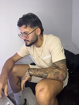 Snapshot of thedragonboyxxx chatting on January 5, 2026, 11:52 pm thedragonboyxxx online show from January 5, 2026, 11:52 pm