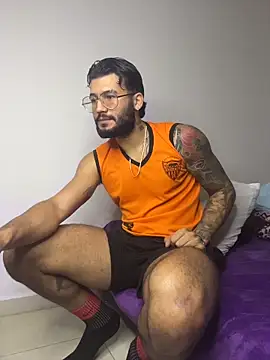 Snapshot of thedragonboyxxx chatting on February 8, 2026, 4:43 am thedragonboyxxx online show from February 8, 2026, 4:43 am