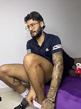 Snapshot of thedragonboyxxx chatting on February 5, 2026, 3:57 am thedragonboyxxx online show from February 5, 2026, 3:57 am