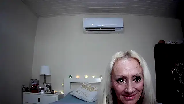 siennadiamond online show from May 28, 2026, 3:18 pm