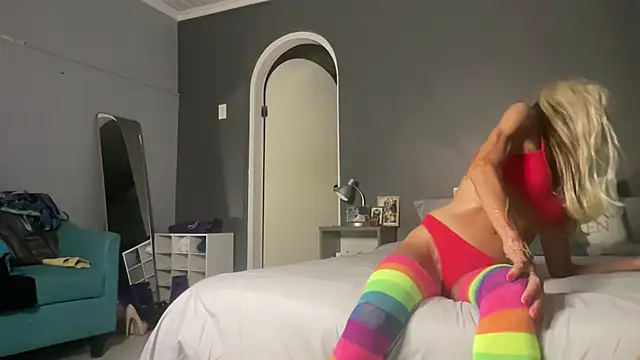 siennadiamond online show from February 3, 2026, 1:27 am