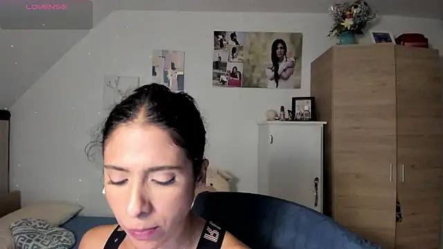 Snapshot of VEROSlen- chatting on February 26, 2026, 2:22 am VEROSlen- online show from February 26, 2026, 2:22 am