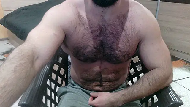 alieninhumanbody1 online show from January 18, 2026, 6:33 pm