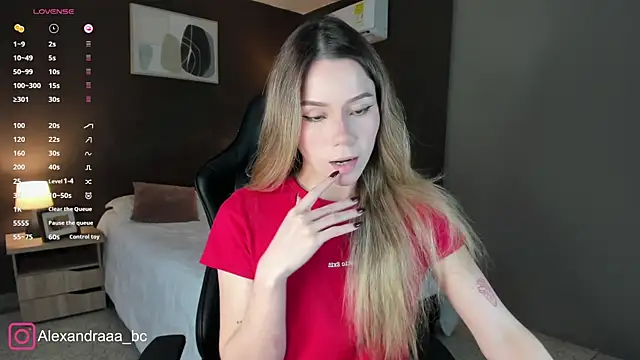 Snapshot of Alexandra-02 chatting on January 5, 2026, 9:18 pm Alexandra-02 online show from January 5, 2026, 9:18 pm