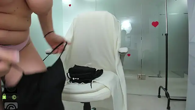 Snapshot of missdominna chatting on April 7, 2026, 2:57 am missdominna online show from April 7, 2026, 2:57 am