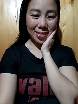 Chloe-ee online show from December 22, 2025, 2:33 am