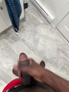 Snapshot of Sweetley chatting on February 28, 2026, 1:33 pm Sweetley online show from February 28, 2026, 1:33 pm