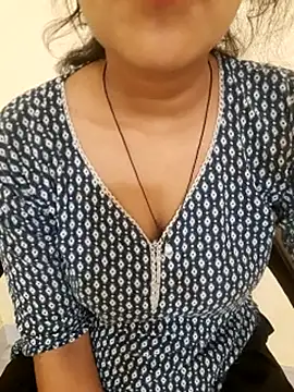 Geeta rani79 online show from April 21, 2026, 2:51 am