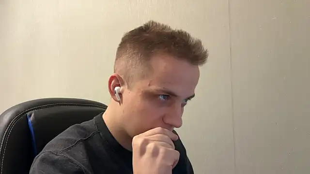 Snapshot of Markooaa chatting on February 18, 2026, 10:39 pm Markooaa online show from February 18, 2026, 10:39 pm