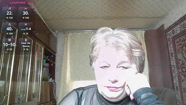 Snapshot of Casey_peach chatting on April 1, 2026, 4:03 am Casey peach online show from April 1, 2026, 4:03 am