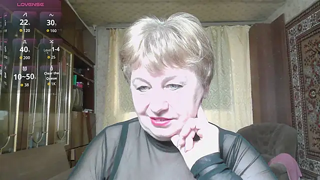 Snapshot of Casey_peach chatting on April 4, 2026, 3:35 am Casey peach online show from April 4, 2026, 3:35 am