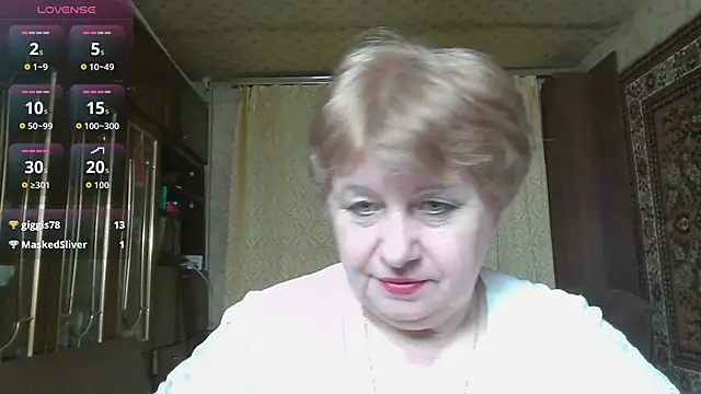 Snapshot of Casey_peach chatting on April 15, 2026, 5:17 pm Casey peach online show from April 15, 2026, 5:17 pm