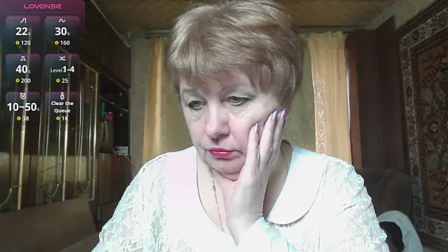 Snapshot of Casey_peach chatting on April 15, 2026, 5:13 am Casey peach online show from April 15, 2026, 5:13 am