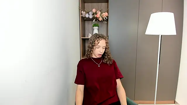 StevieKemner online show from December 18, 2025, 10:30 am