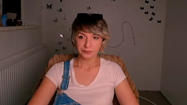 Lana Foxyy online show from June 18, 2026, 5:17 am