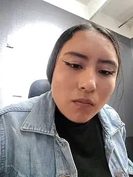 Venuz Rivers  online show from January 15, 2026, 1:25 pm