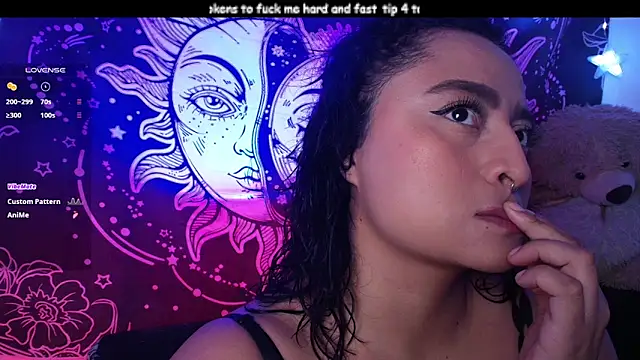 sofitabares  online show from May 14, 2026, 7:33 pm