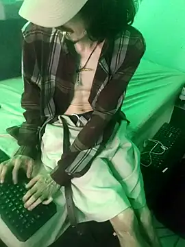 sk8-boy online show from March 8, 2026, 4:21 pm