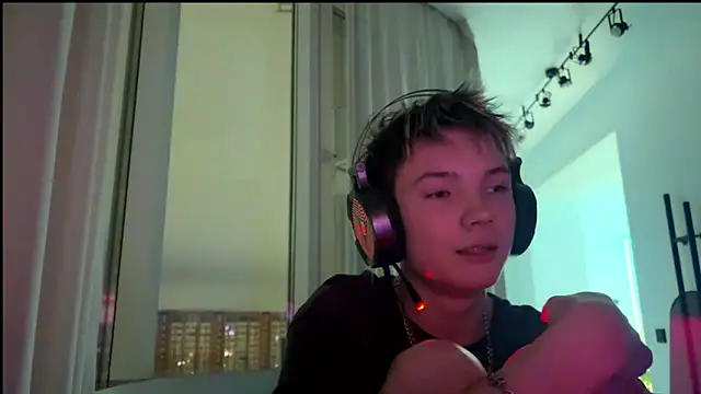 MilesSwanson online show from December 18, 2025, 10:35 pm