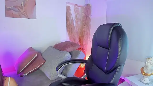 Amelie Wine online show from March 19, 2026, 4:18 pm